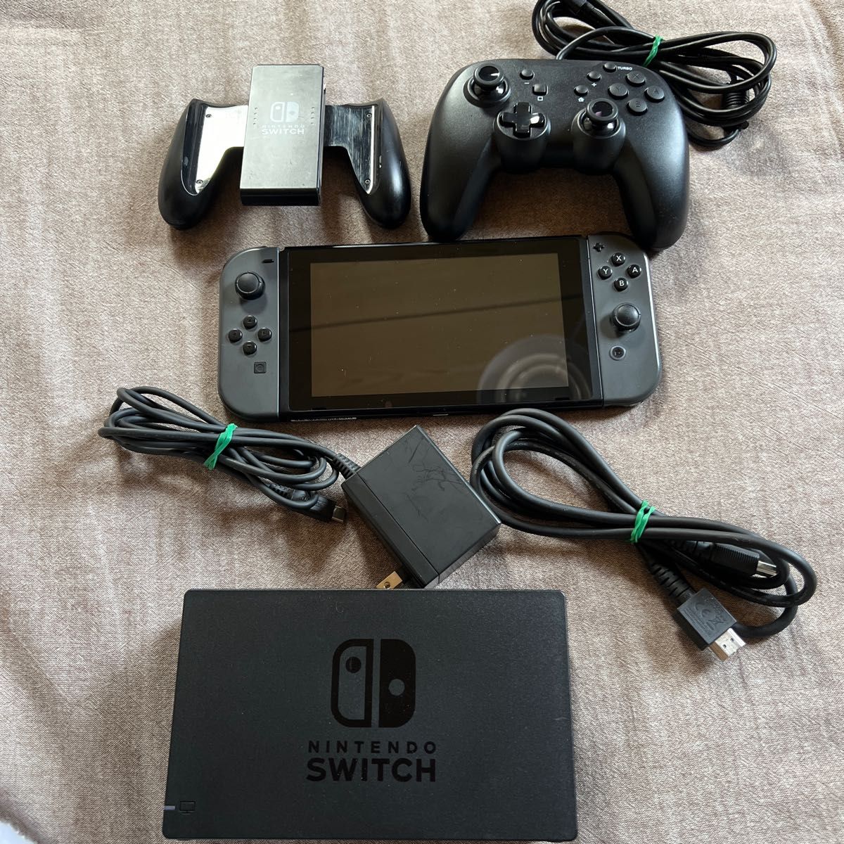 ニンテンドースイッチ Nintendo Switch 任天堂 グレー 本体 一式 セット 付属品全て 完品 美品 完全品 全部付き