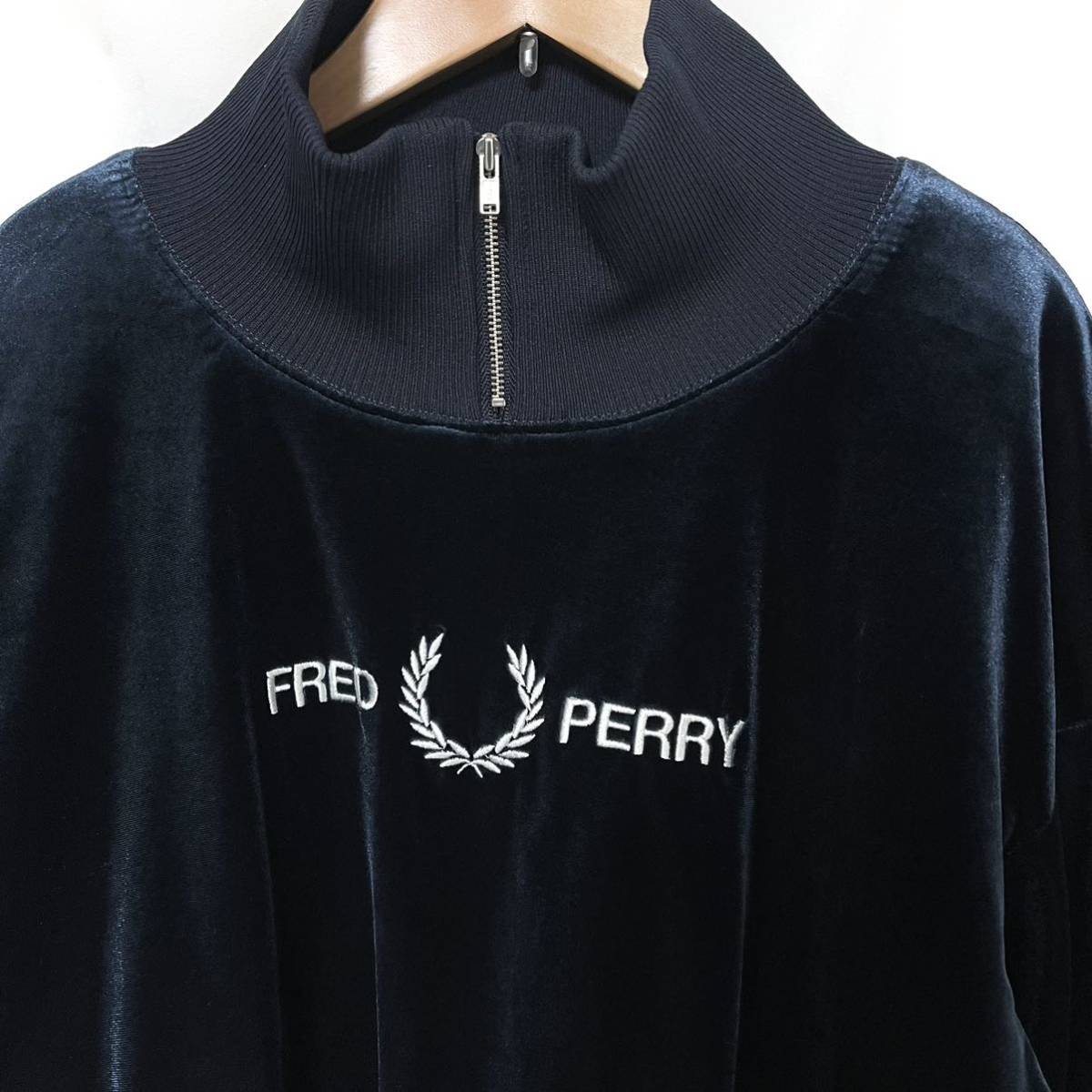 FRED PERRY フレッドペリー Half Zip Pullover ハーフジップ プルオーバー ベロア キルティング ロゴ刺繍 レディース　M  ネイビー