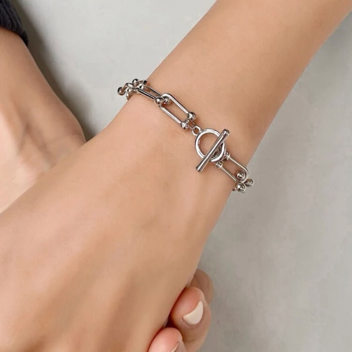 三月限定価格!ティファニー TIFFANY&Co. 風 SILVER ブレスレット ハードウェア ミディアムリングブレスレット