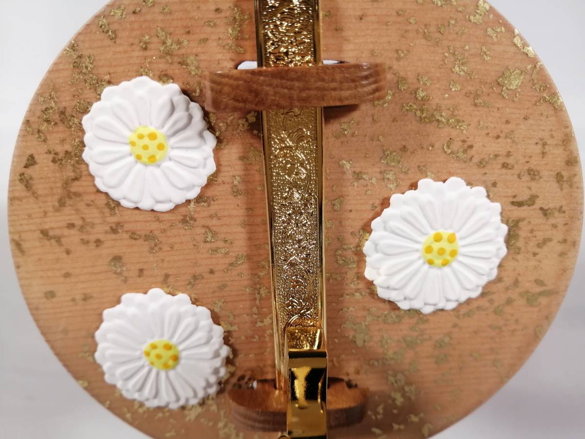定番のお歳暮&冬ギフト 未使用品】短檠 桑塗 菊置上木地 金散らし 高さ29cm ひな人形 木工、竹工芸