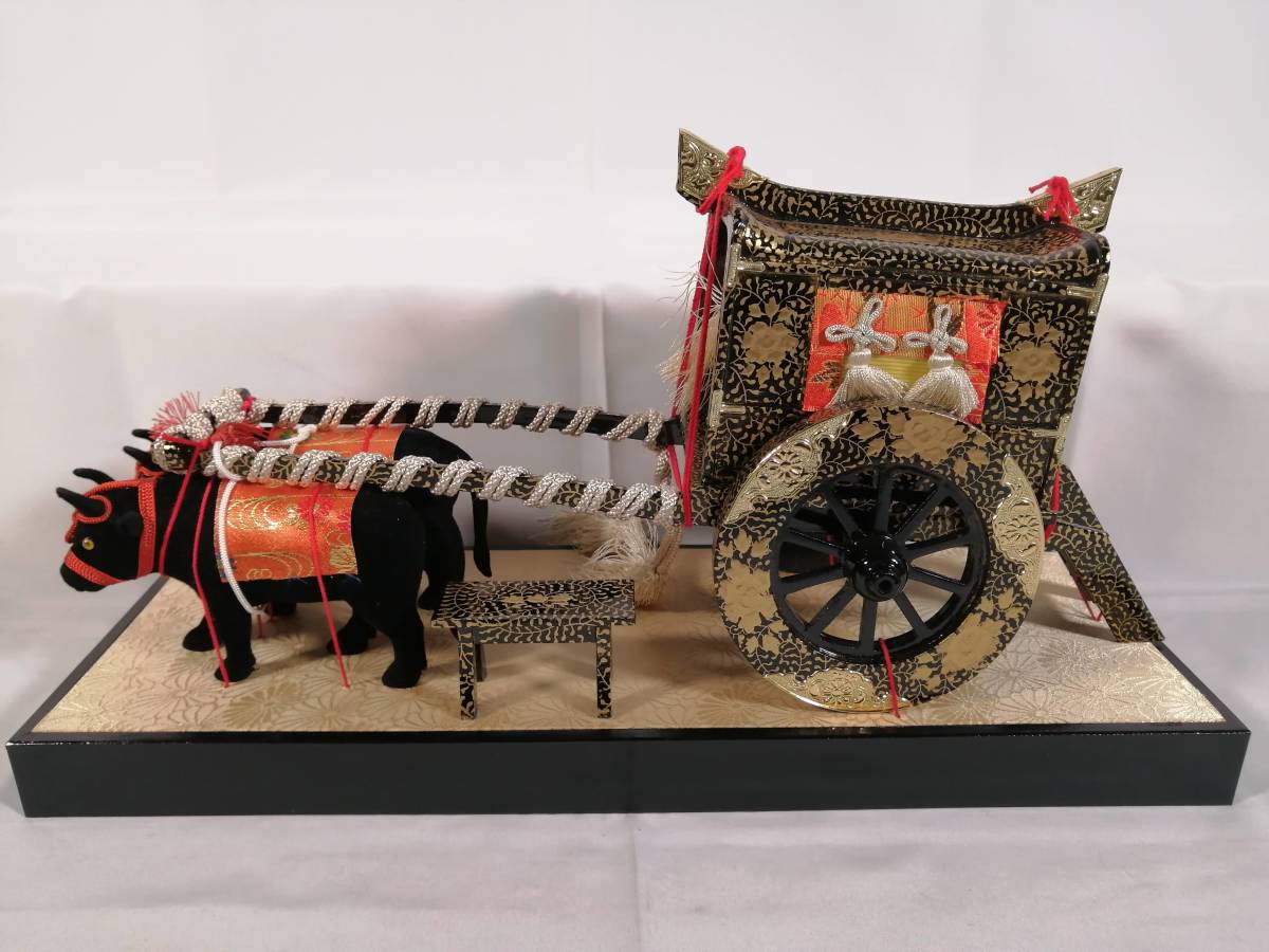 新品 未使用 無形文化財 米洲人形 木製 本金蒔絵 牡丹古代唐草 新品 未使用 無形文化財 米洲人形 木製 本金蒔絵 牡丹古代唐草