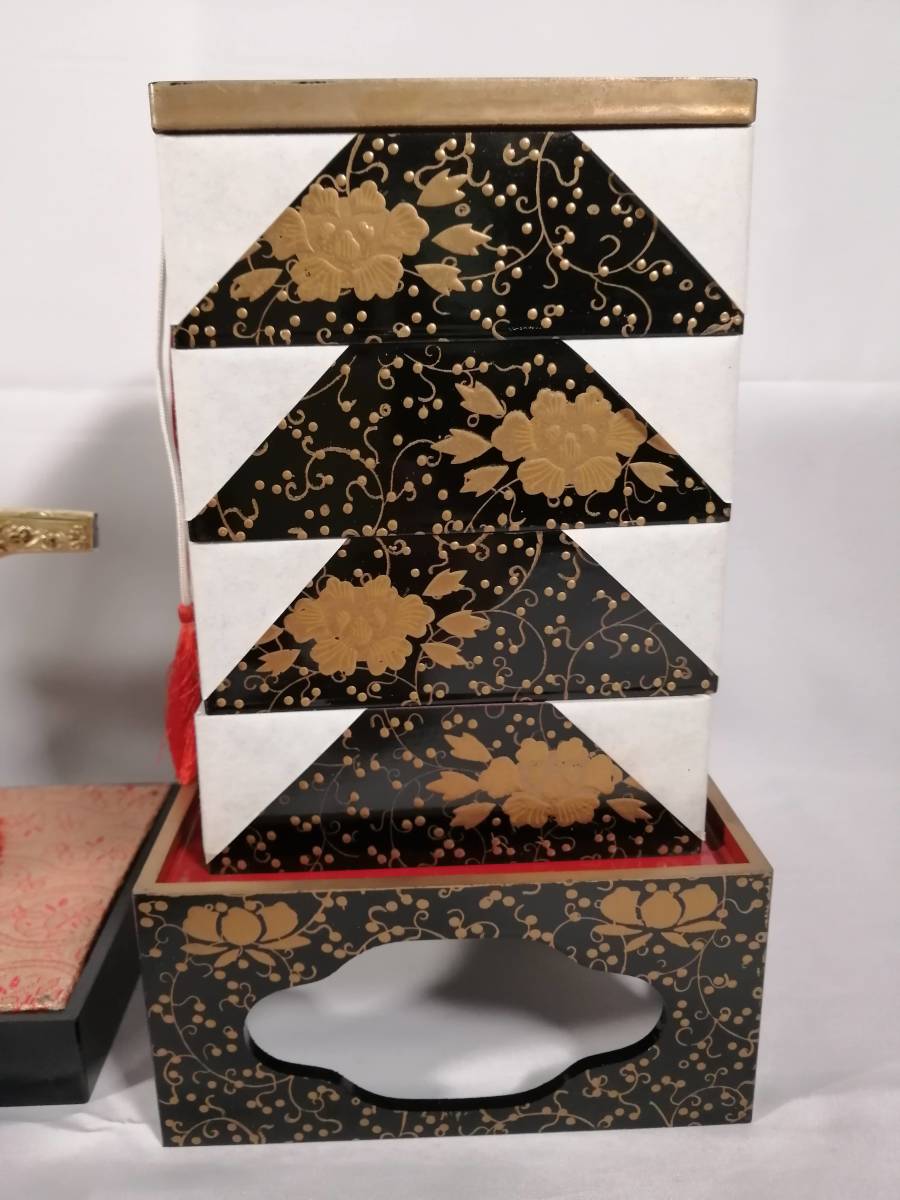 新品 未使用 米洲人形 木製品 金蒔絵 牡丹唐草 御雛道具セット 新品 未使用 米洲人形 木製品 金蒔絵 牡丹唐草 御雛道具セット