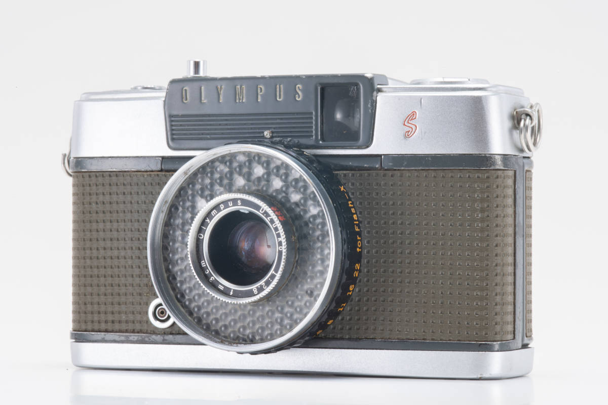 #105 OLYMPUS PEN-EES コンパクト 35mm ハーフフレーム フィルムカメラwith D.Zuiko 30mm f/2.8