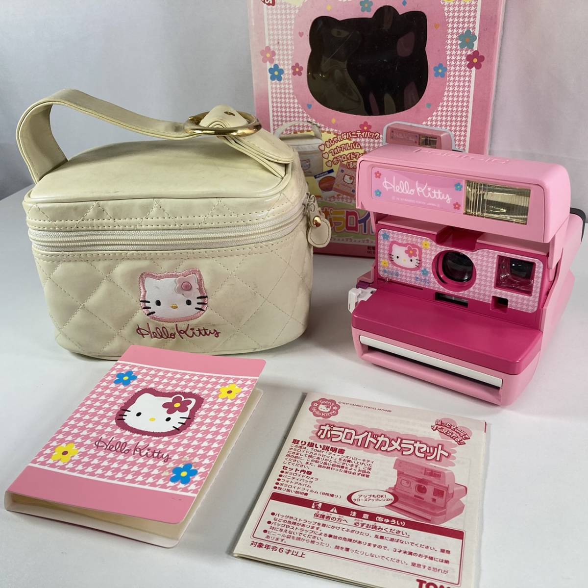 公式売れ筋 TOMY ハローキティ ポラロイドカメラ Polaroid ポーチ付き