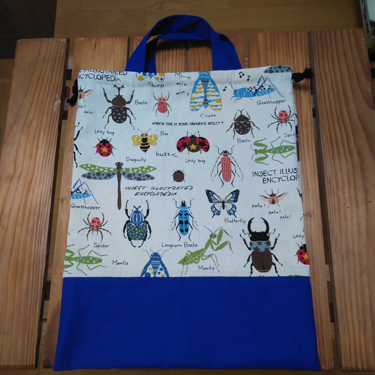  go in . go in . man insect handbag lesson back gym uniform sack indoor shoes inserting hand made gym uniform inserting pouch shoes inserting zk sack picture book sack 