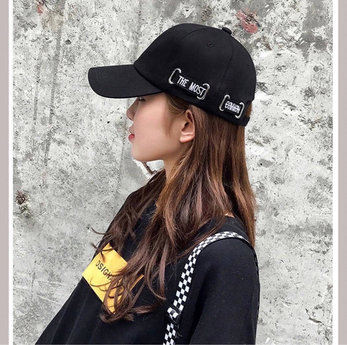 帽子　キャップ　チャーム付キャップ　韓国ファッション　アジャスター付き　ブラック