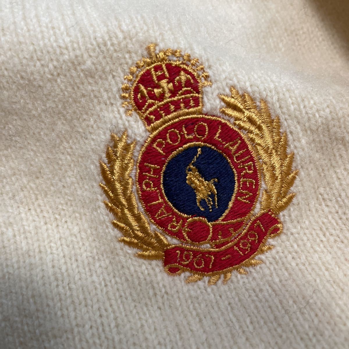 ポロスポーツ　RALPH LAUREN ラルフローレン 白ニット　エンブレム刺繍　ウール100% 長袖 Ｖネック　ゴルフウェア　レディース　メンズ