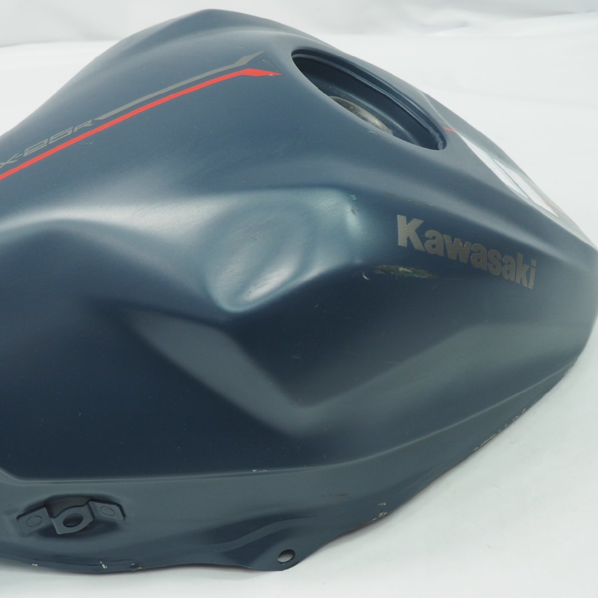 zx25r ガソリンタンク 【無料発送】 自動車・オートバイ