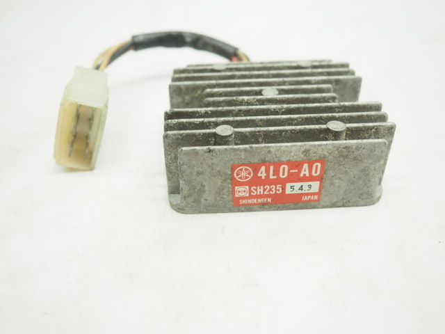 レギュレーター純正 4L0-A0 初期型RZ250 RZ350 4L3 4U0 当時 整流器 SH235_画像2