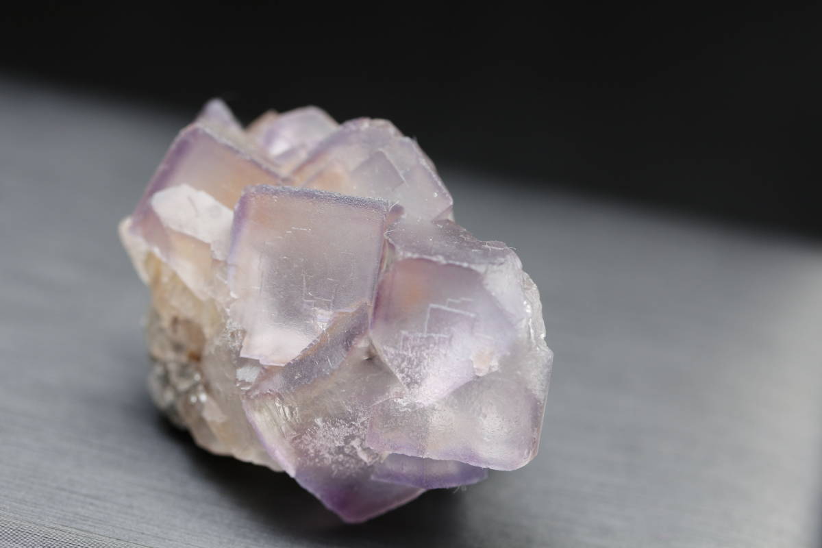 天然フローライト 原石 紫色蛍石 標本 鉱物 中国産鉱物 天才の石 