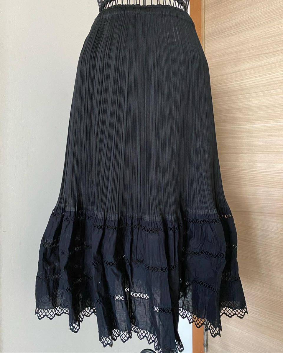 PLEATSPLEASE プリーツプリーズISSEYMIYAKE イッセイミヤケ　黒　裾フリル　ロングスカート　サイズ3 美品