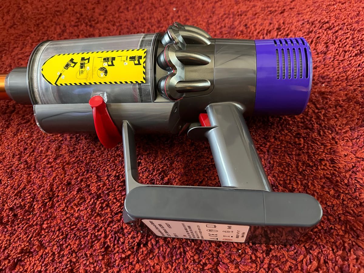 dyson Fluffy V10 SV12 サイクロン掃除機 送料込み！ コードレスクリーナー ダイソン