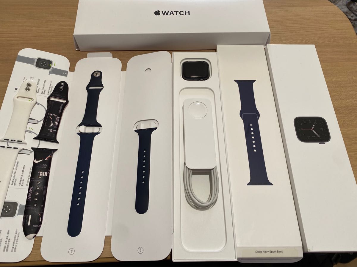 Apple Watch SE アップルウォッチSE スペースグレイ GPSモデル 40mm