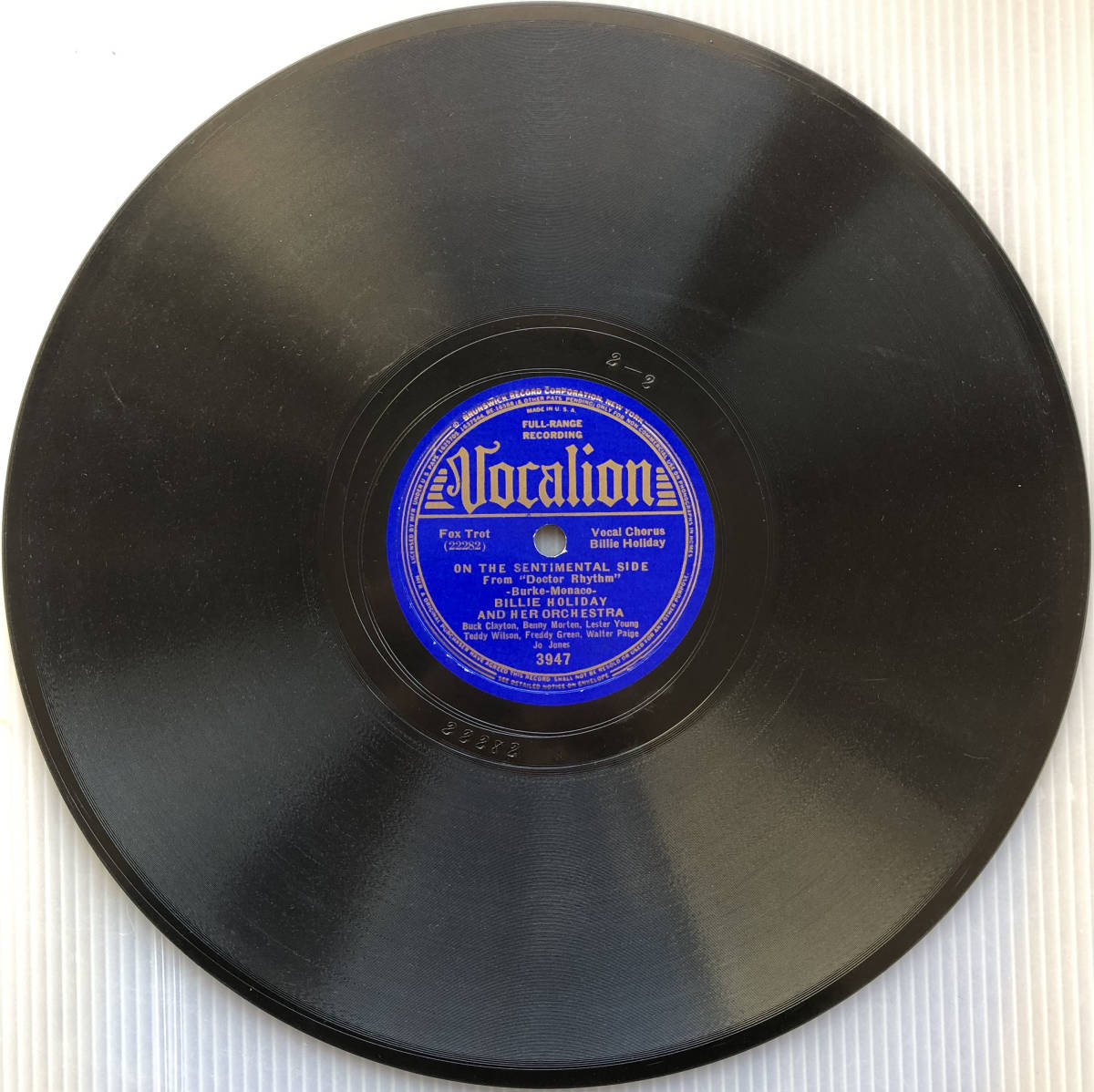 Billie Holiday /Vocalion 3947 / Now They Call It Swing / On The Sentimental Side