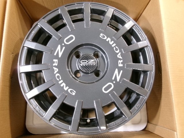 メーカー直送】 美品!OZ ホイール Racing 17インチ 7.0J またははみ 5