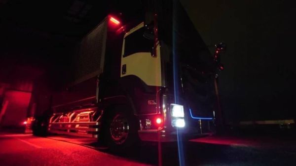 超爆光 新型 24V LED シャーシマーカー 低床4軸 防水 グリーン 80個-