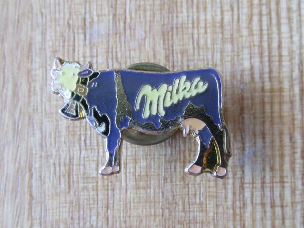 古い ピンバッジ : 牛 MILKA 広告 ウシ ビーフ 動物 アニマル ピンズ #W_画像1