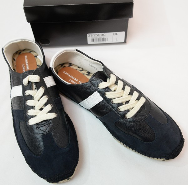 ●▼KATHARINE HAMNETT LONDONキャサリンハムネット本革スニーカー(31529,黒,26.5)新品_画像1