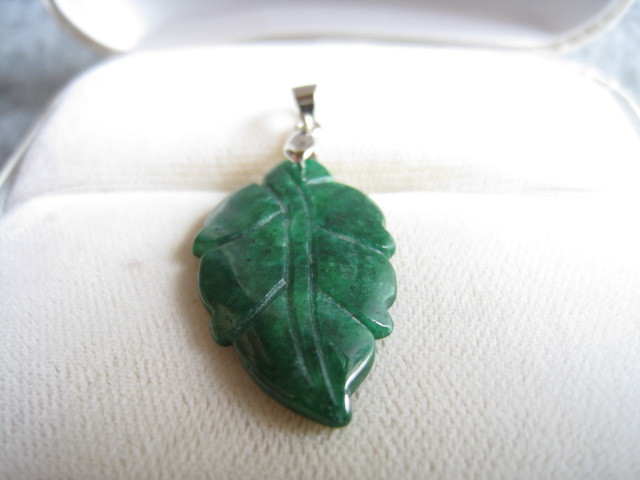 [SAMU] beautiful!! natural ..... leaf sculpture width 3.0x1.6cm pendant * beautiful goods!