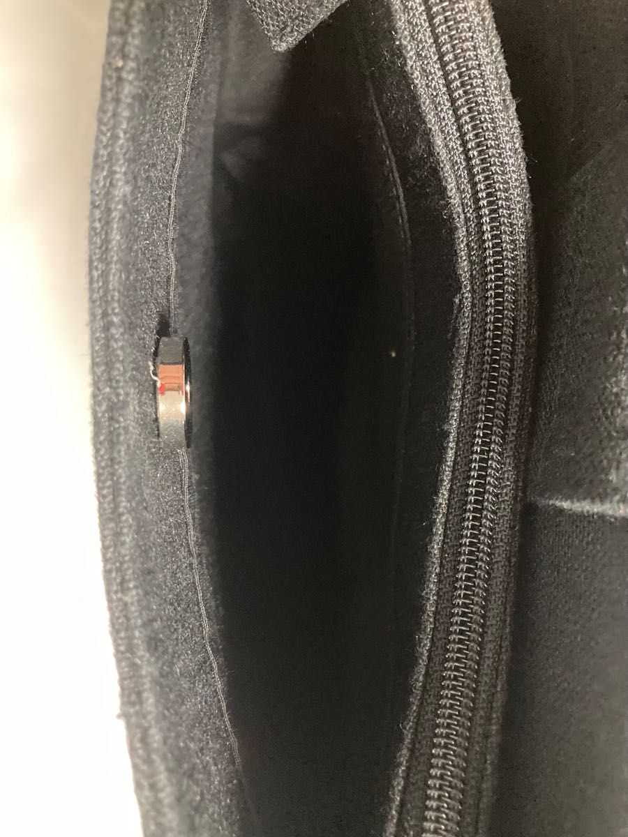 未使用】タグ付き GUESS ゲス 型掛け ショルダーバッグ 花柄刺繍 未使用】タグ付き GUESS ゲス 型掛け ショルダーバッグ 花柄刺繍