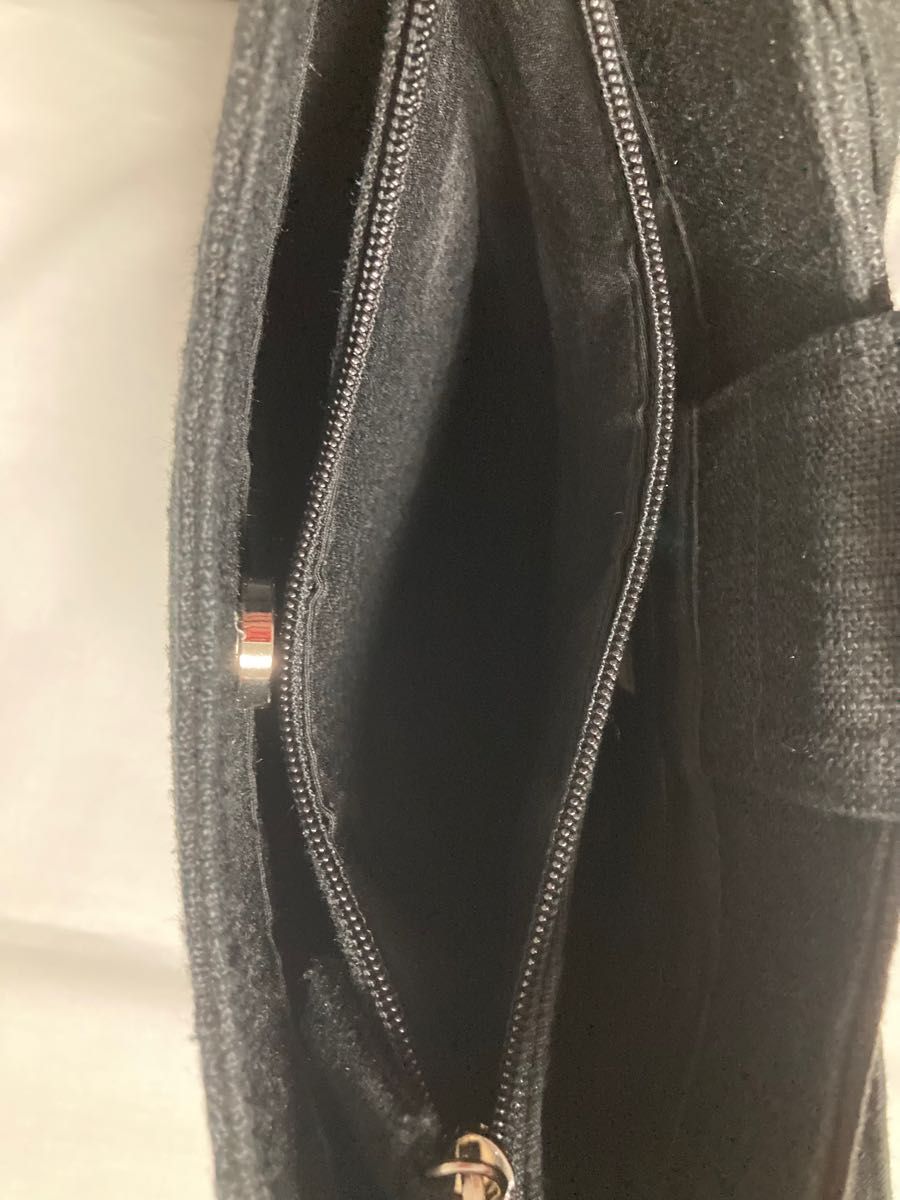未使用】タグ付き GUESS ゲス 型掛け ショルダーバッグ 花柄刺繍 未使用】タグ付き GUESS ゲス 型掛け ショルダーバッグ 花柄刺繍