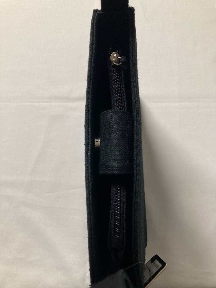 未使用】タグ付き GUESS ゲス 型掛け ショルダーバッグ 花柄刺繍 未使用】タグ付き GUESS ゲス 型掛け ショルダーバッグ 花柄刺繍