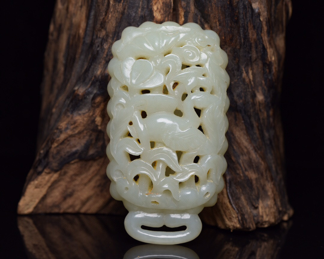 ▽鴻▽ 和田玉製 細密彫 帶扣 置物 古賞物 中国古玩 中国古美術022320