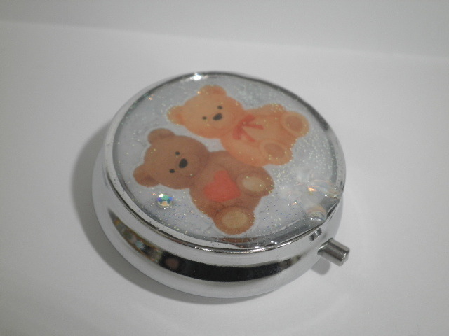  hand made * resin *. is good bear. soft toy ( illustration )* round pill case 