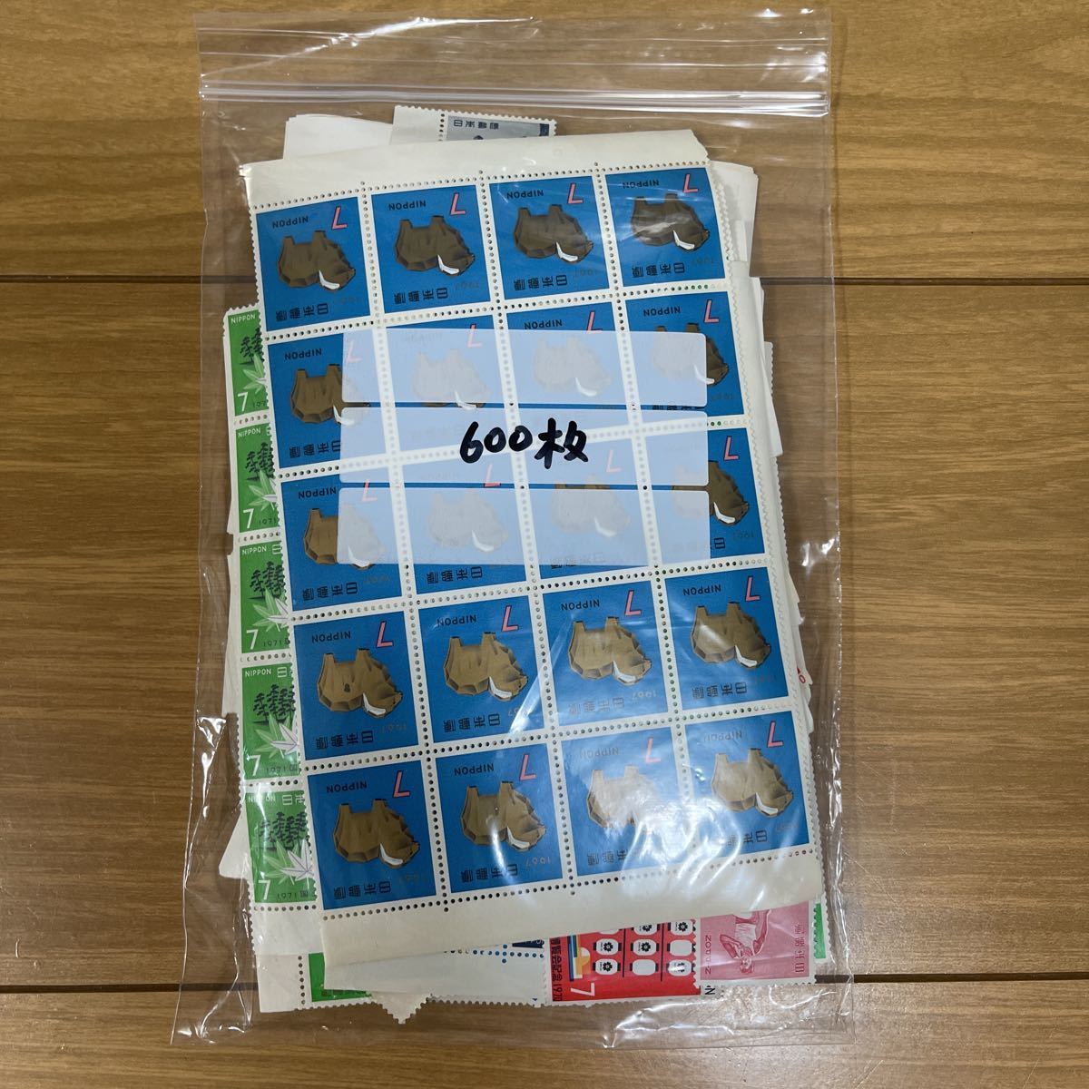 69)210#額面4200円　7円/未使用切手　普通切手/記念切手/年賀切手など　600枚　バラ/小型シート　まとめ売り　現状渡し _画像1