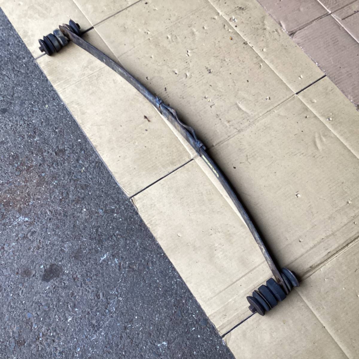  Isuzu Bellett 1600GTPR91. rear board spring used.