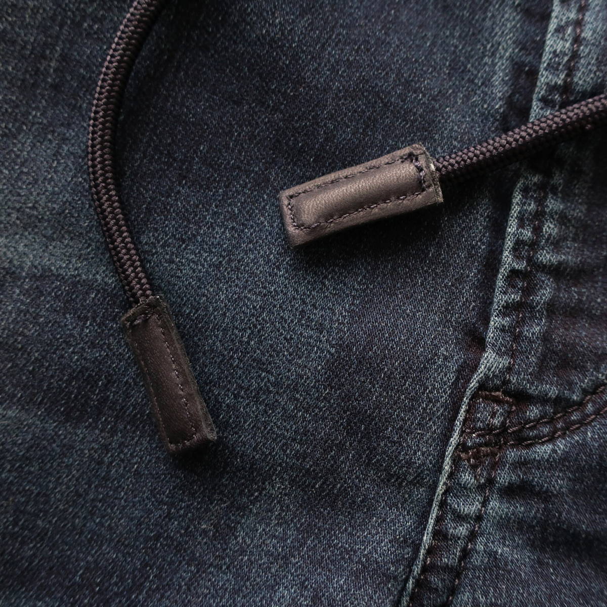 新品タグ付き ディーゼル DIESEL 大人気 ジョグジーンズ KROOLEY CB-NE