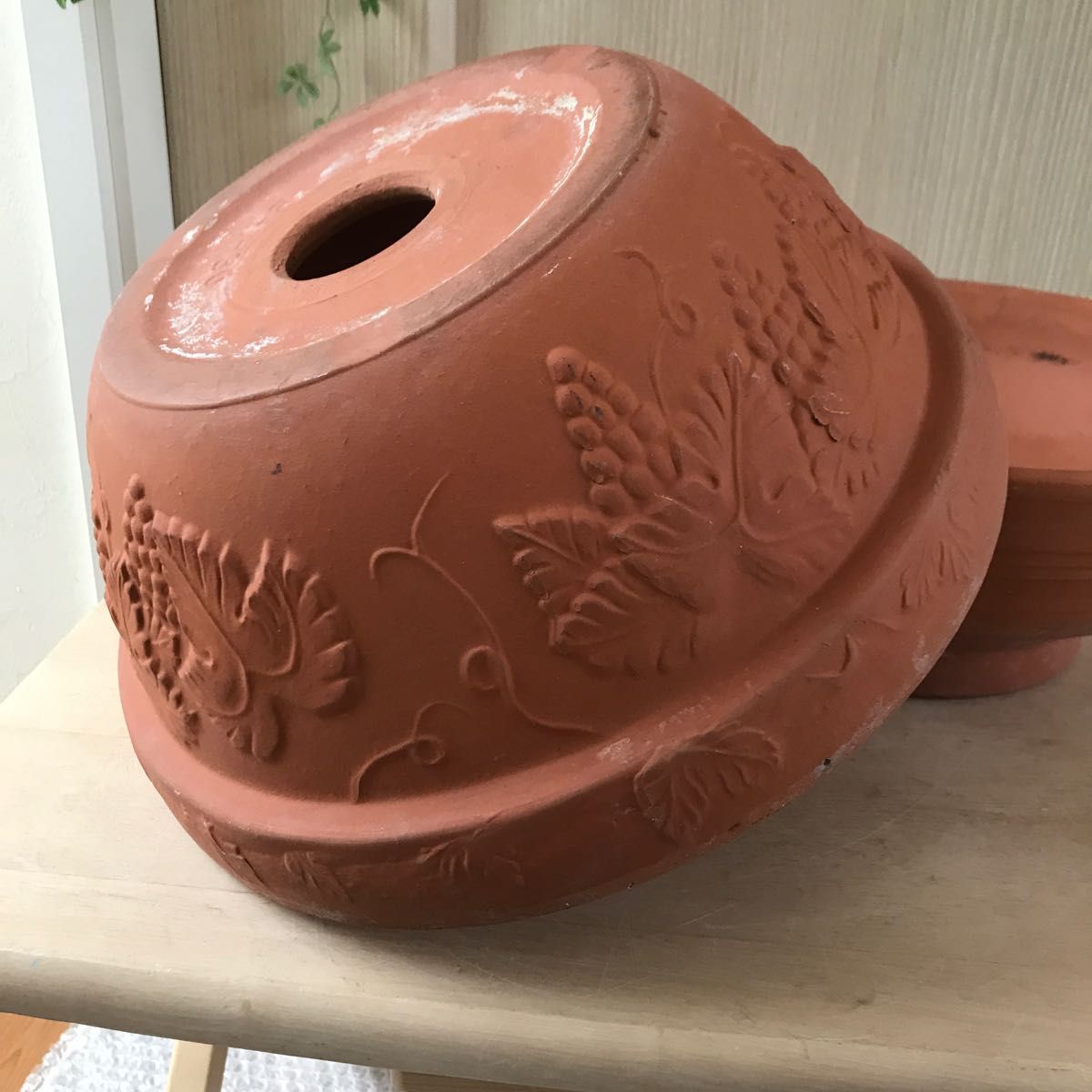 0208-v 全国送料無料 葡萄柄植木鉢 テラコッタ 陶器鉢 プランター 鉢