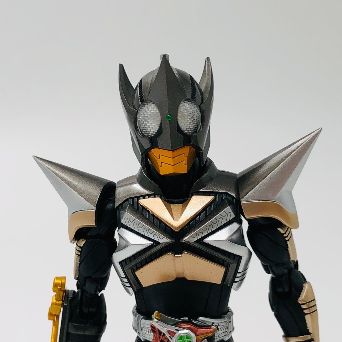 94%OFF!】 真骨彫製法 フィギュアーツ 仮面ライダー カブト ガタック