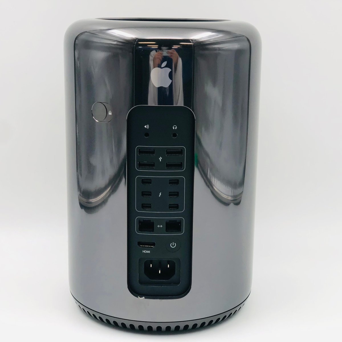 ジャンクMac Pro (Late 2013) 6-Core Xeon 3.5GHz/16GB/SSD 512GB