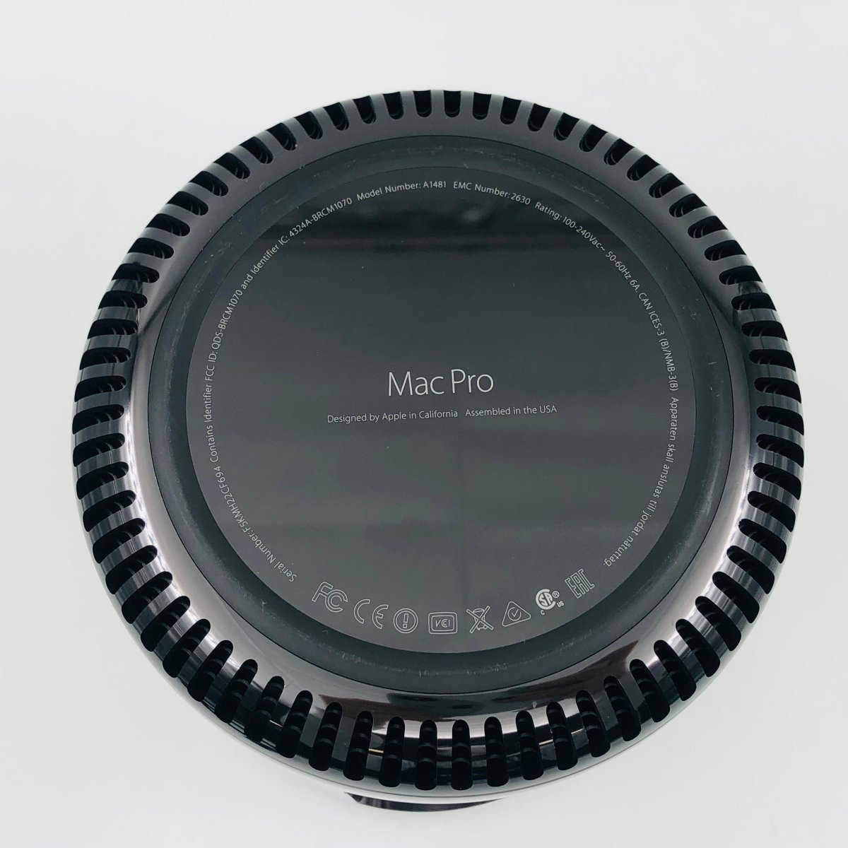 ジャンクMac Pro (Late 2013) 6-Core Xeon 3.5GHz/16GB/SSD 512GB