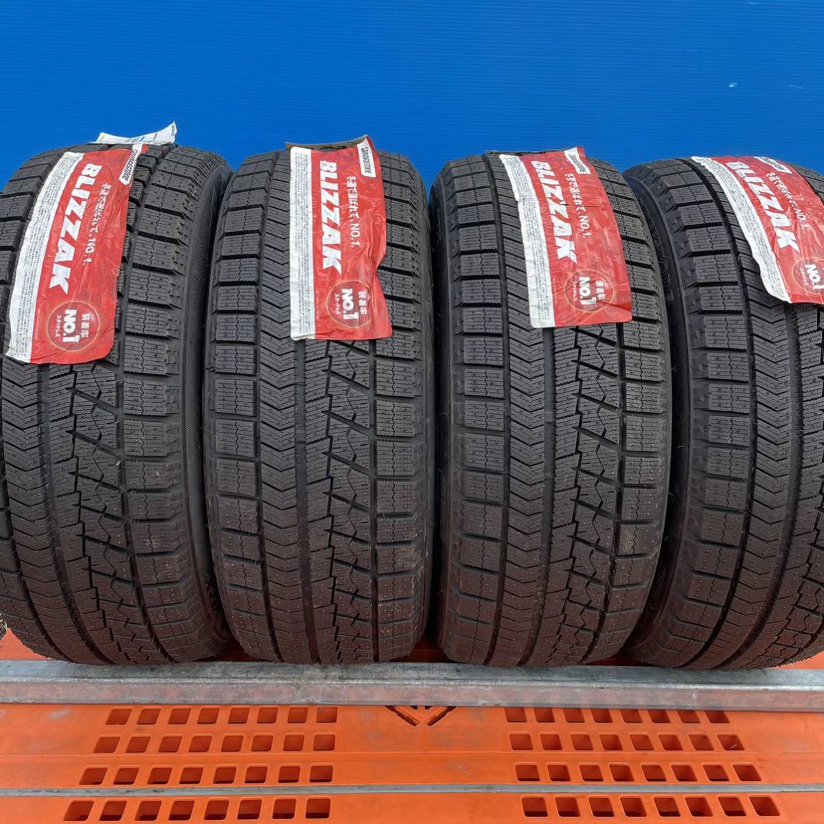 数量限定低価 ブリヂストン ブリザック VRX 215/45R17 スタッドレス