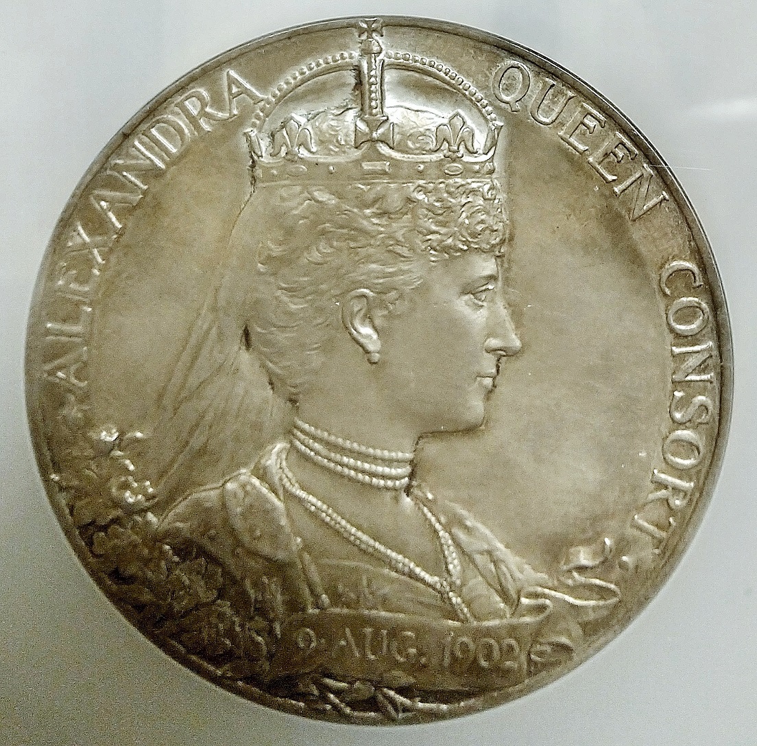 TOP2 1902年 英国 イギリス エドワード7世 戴冠式 55cm 大型 銀メダル NGC MS64 アンティークコイン ハイグレード 入手困難_画像6