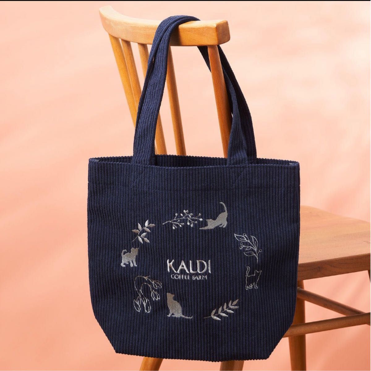 カルディ　2023年猫の日バッグ2タイプとカレンダー バッグのみ出品　トートバッグ　kaldi 猫の日 KALDI