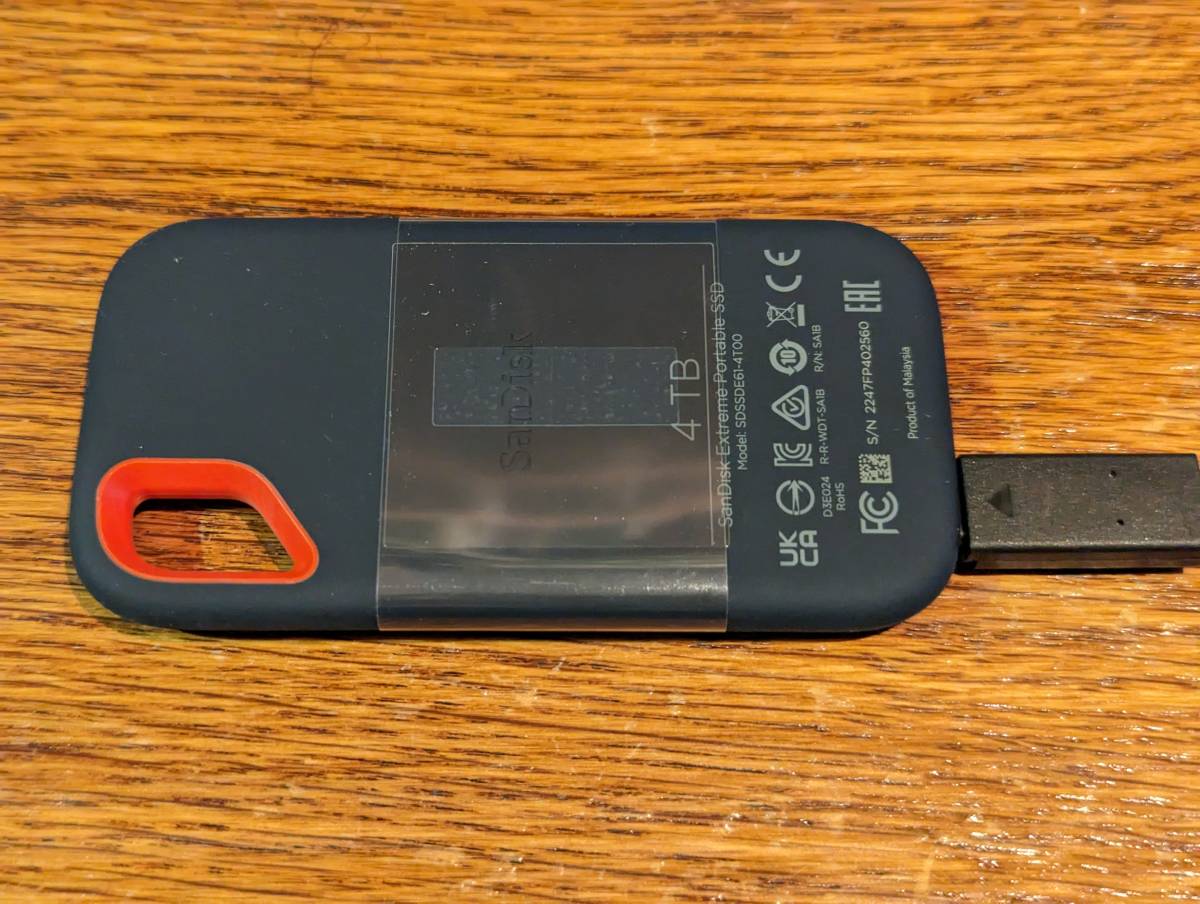 最先端 500GB 外付SSD ポータブルSSD USB3.2 Gen2 SanDisk サンディスク Extreme R:1050MB s W:1000MB  USB-A USB-C両対応 海外リテール SDSSDE61-500G-G25 宅