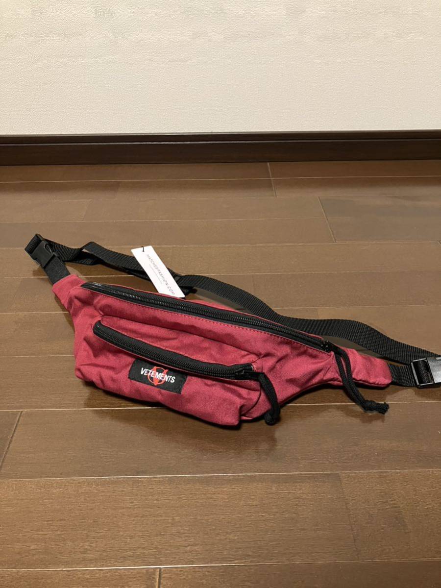 ボディバッグ VETEMENTS BODYBAG 赤 ヴェトモン ウエストポーチ バッグ