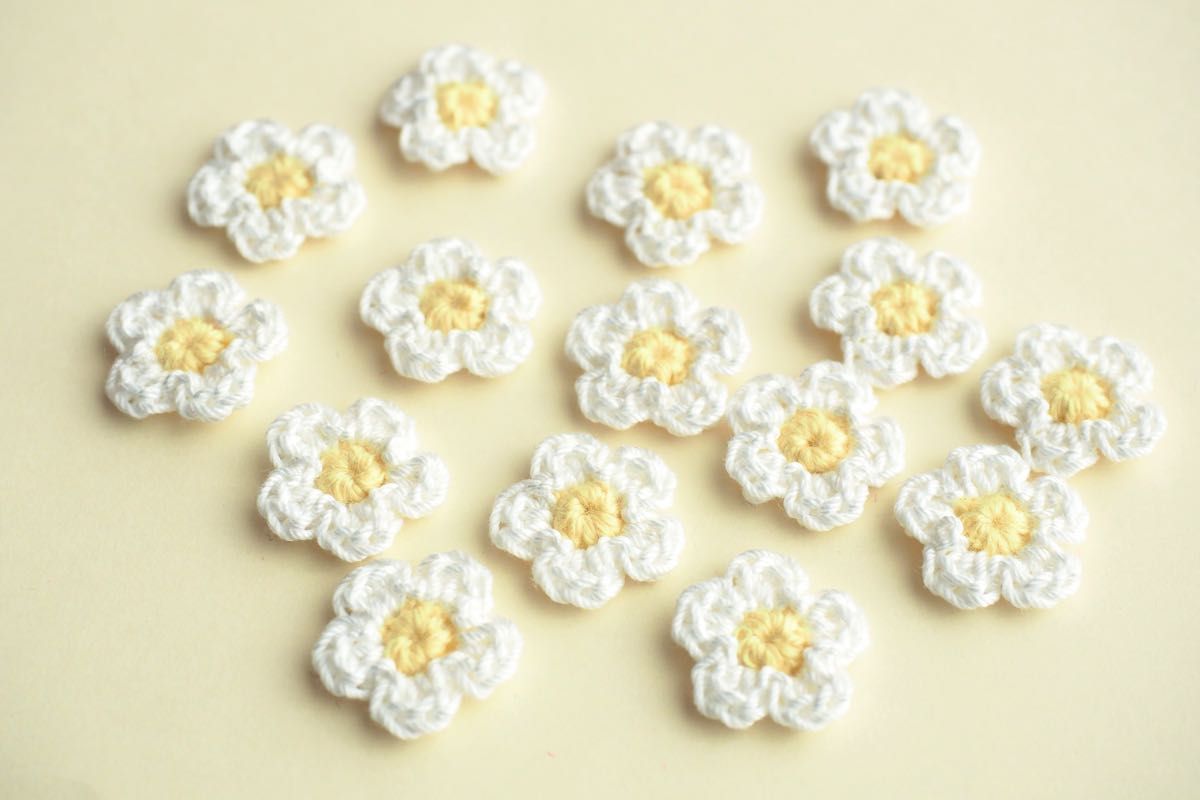 小さなお花モチーフ ハンドメイド かぎ針編み レース編み 小さなお花モチーフ ハンドメイド かぎ針編み レース編み