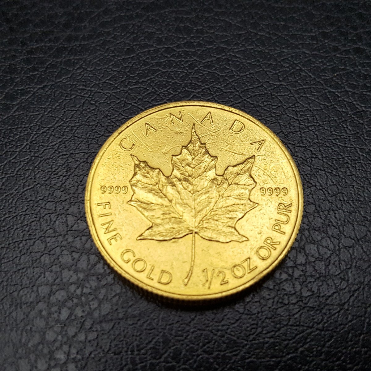 【宝蔵】 K24YG イエローゴールド コイン メープルリーフ 金貨 1/2oz エリザベス2世 20DOLLARS 1995 CANADA 純金 15.6g 記念