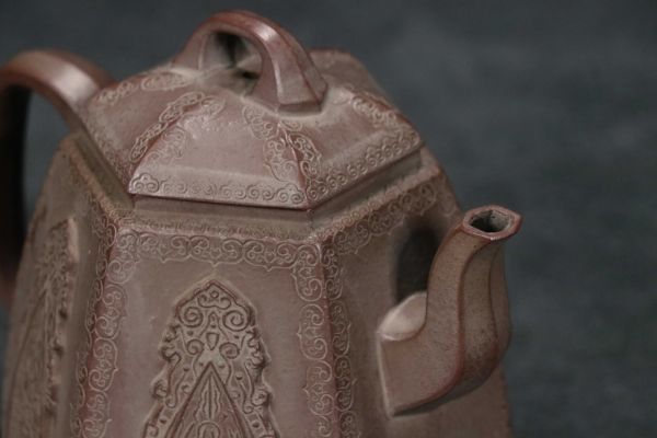 清時代 紫砂彫 六方老紫砂茶壺 元茂銘【仁】中国陶磁器 急須 茶 清時代 紫砂彫 六方老紫砂茶壺 元茂銘【仁】中国陶磁器 急須 茶