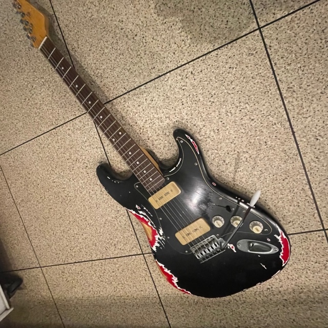 Yahoo!オークション - 500円~ ストラトキャスター Relic P90 Yahoo!オークション - 500円~ ストラトキャスター Relic P90