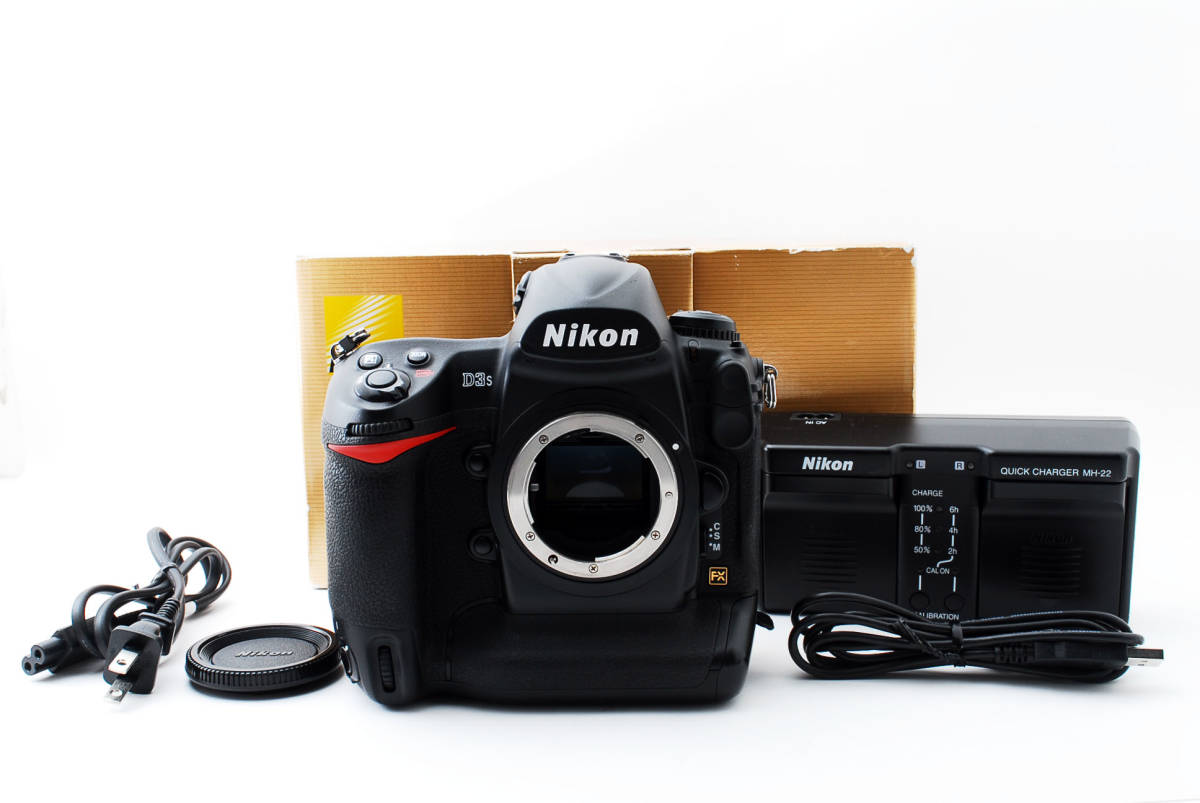 ショット数 21257回 元箱 Nikon ニコン D3S ボディ デジタル一眼レフ カメラ フルサイズ フラグシップモデル (2492)
