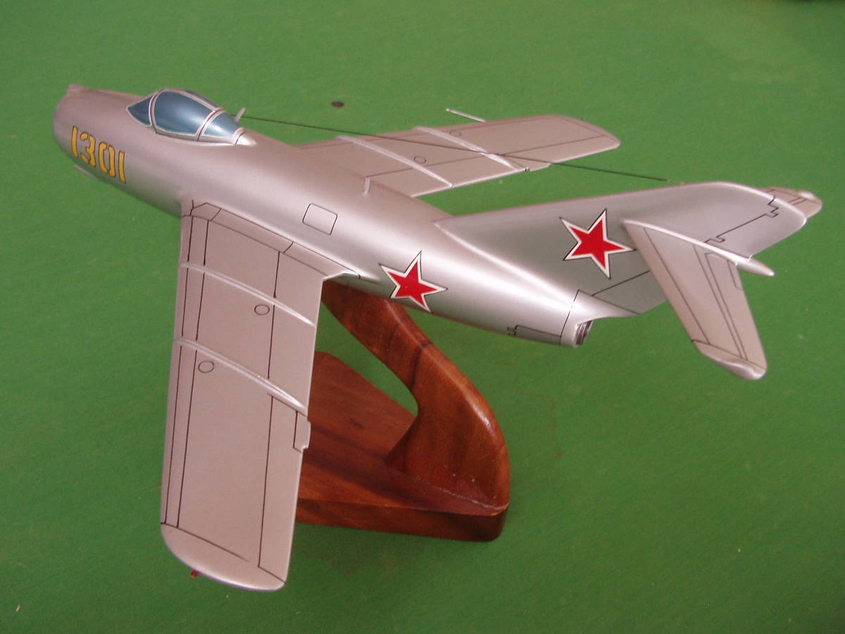 MiG-15 デスクトップモデル 1/32 | www.hospitaldeyumbo.gov.co