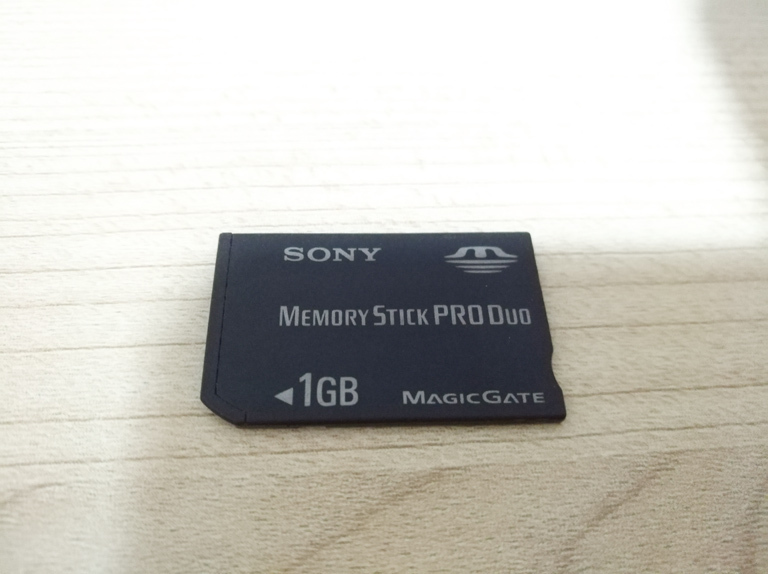 マジックメモリースティック化済み MMS SONY純正 メモリースティックPRO DUO 1GB PSP 1000 2000 動作確認済み  テレビゲーム