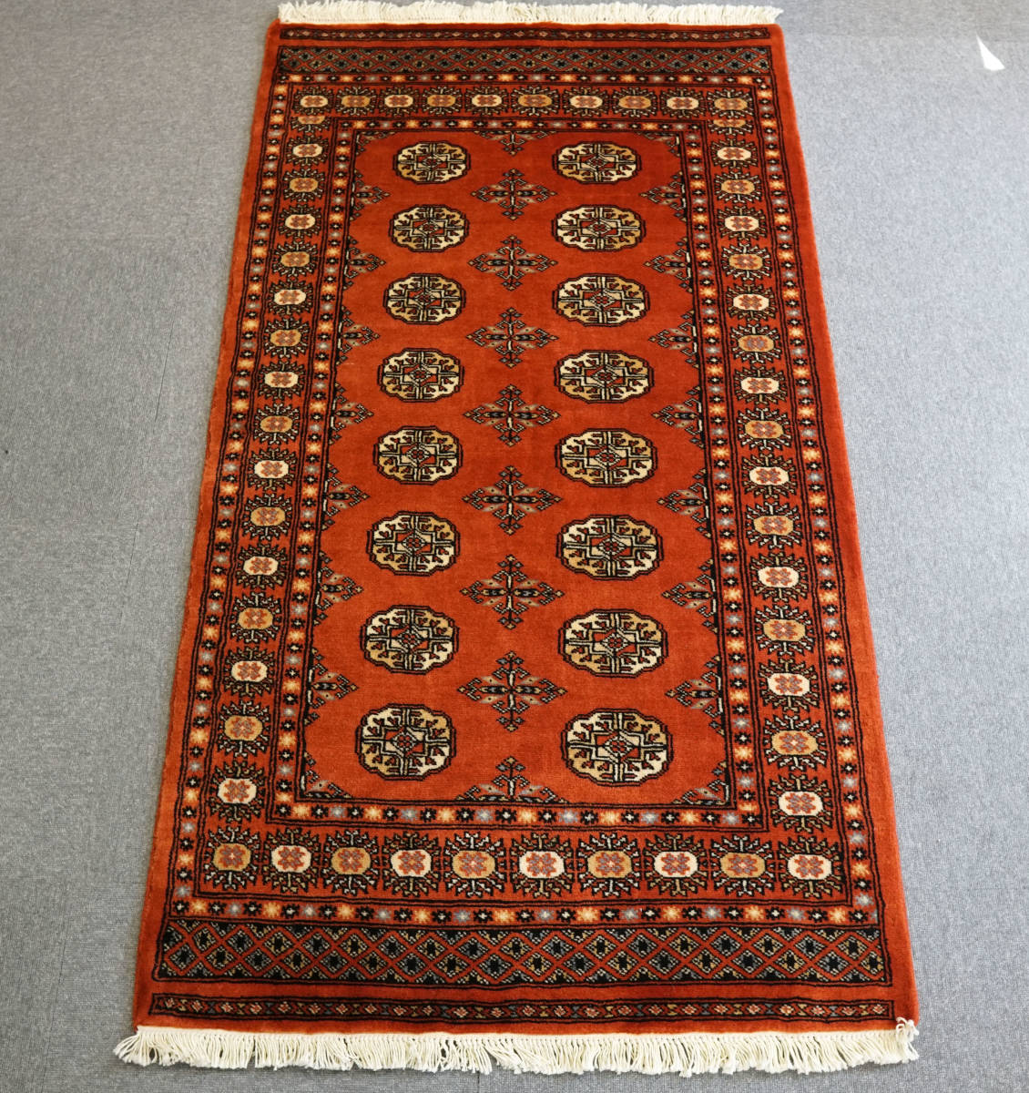 167×92cm【パキスタン手織り絨毯 】　トライバルラグ