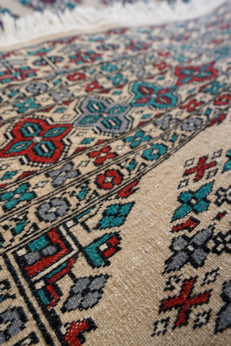 236×164cm【パキスタン手織り絨毯 】　トライバルラグ