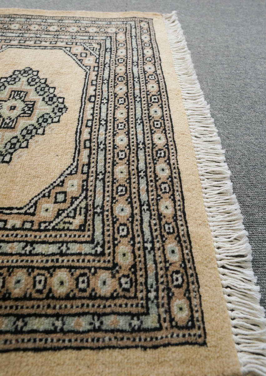 87×61cm【パキスタン手織り絨毯】｜PayPayフリマ